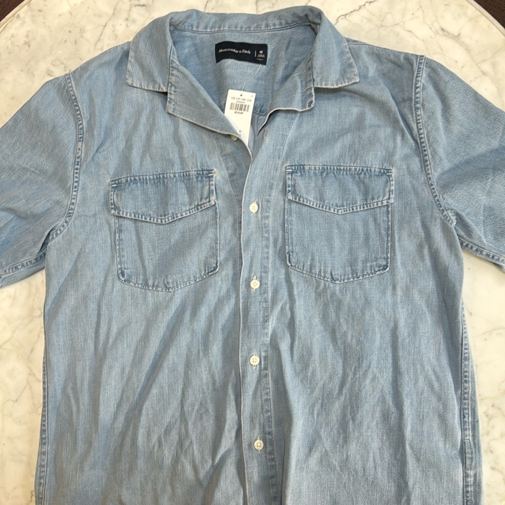 MENS A&F JEAN SHIRT MED